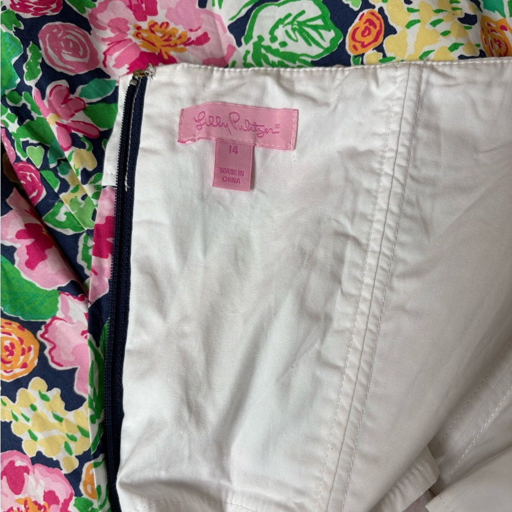 VgUC Lilly Pulitzer Toni halter dress in Multi Getaway Garden 14 - Picture 4 of 5